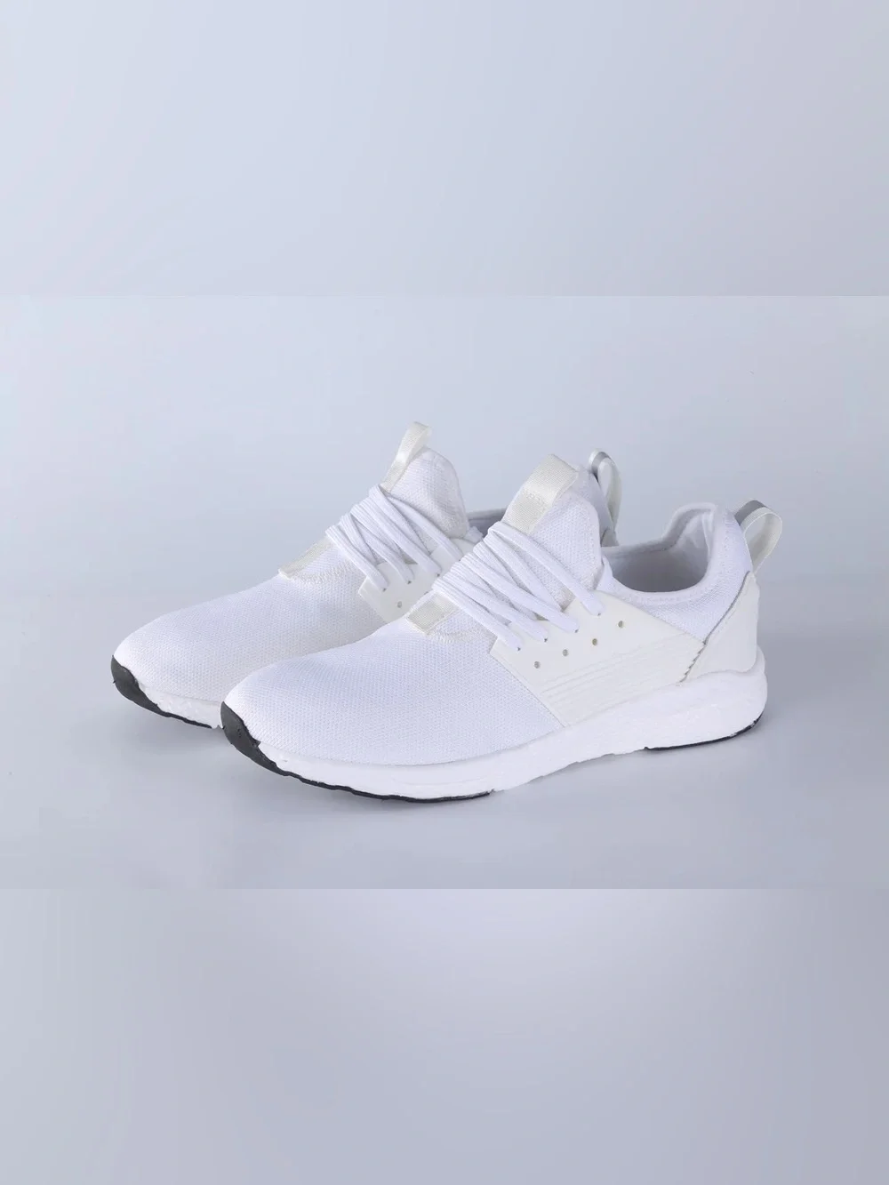 NIB Loom Waterproof Sneakers White Knit Athletic Shoes Women’s Size 10 EU 41